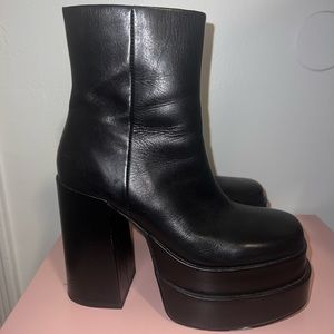 Steven Madden platform boot